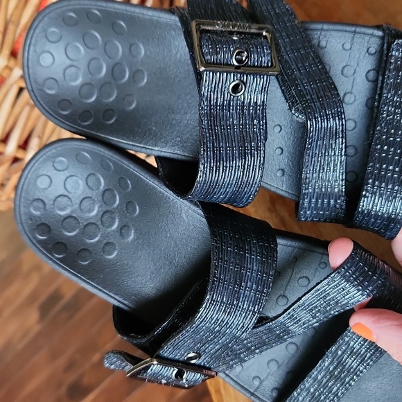 Vionic Jaya Strappy Faux Python Buckle Accent Slide Sandals sz 9 - Picture 3 of 16